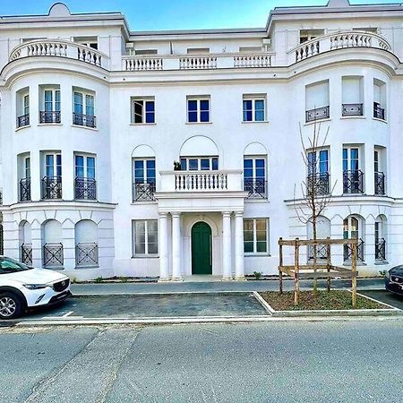 Newwilliam Lejlighed Serris Eksteriør billede